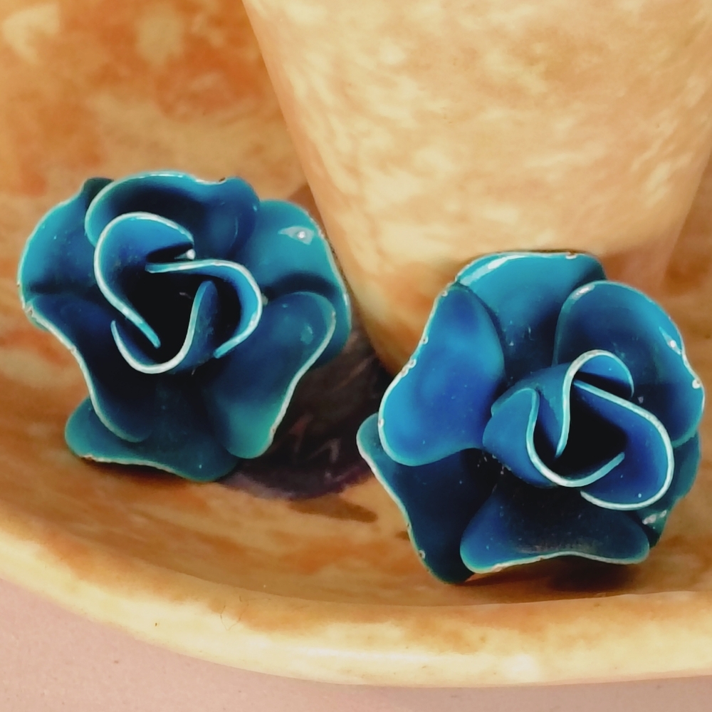 Vintage Enamel Royal & Turquoise Blue Floral Flower Clip on Earrings